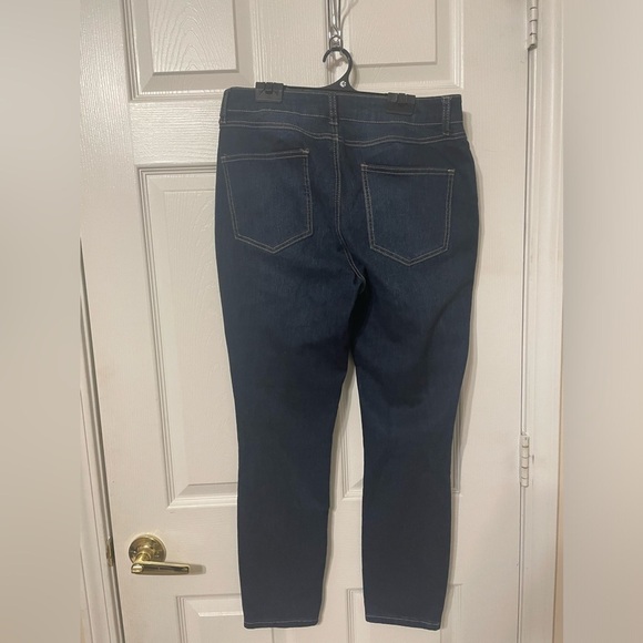 Dark jeans - Picture 2 of 2